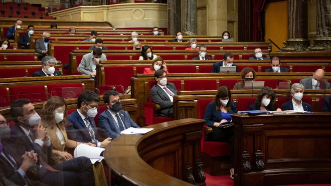Los partidos del pacto antiVox ofrecen dos comisiones irrelevantes a los ultras