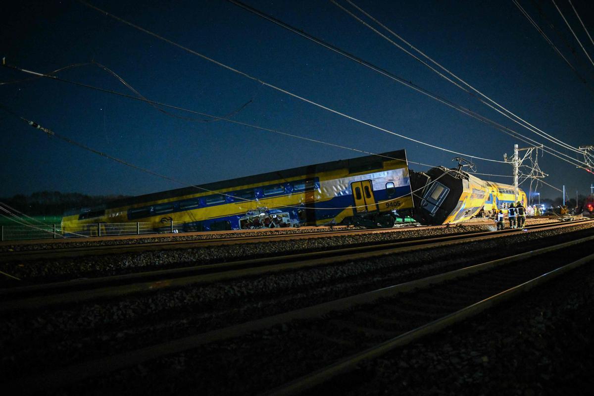 Al Menos Un Muerto Y 30 Heridos Tras El Descarrilamiento De Un Tren En