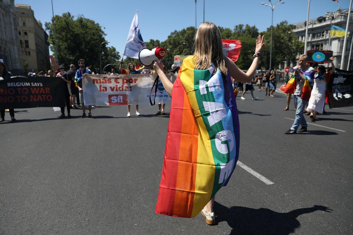 Varios Miles De Personas Protestan Contra La Otan En Madrid Fotos