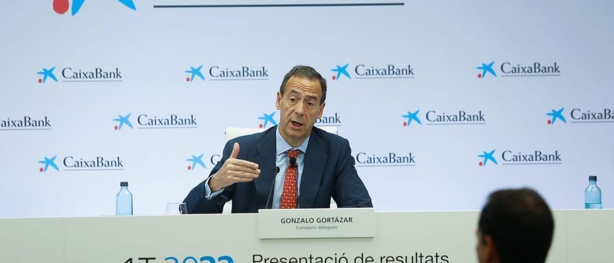 CaixaBank gana un 21 más a pesar del impuesto a la banca del Gobierno