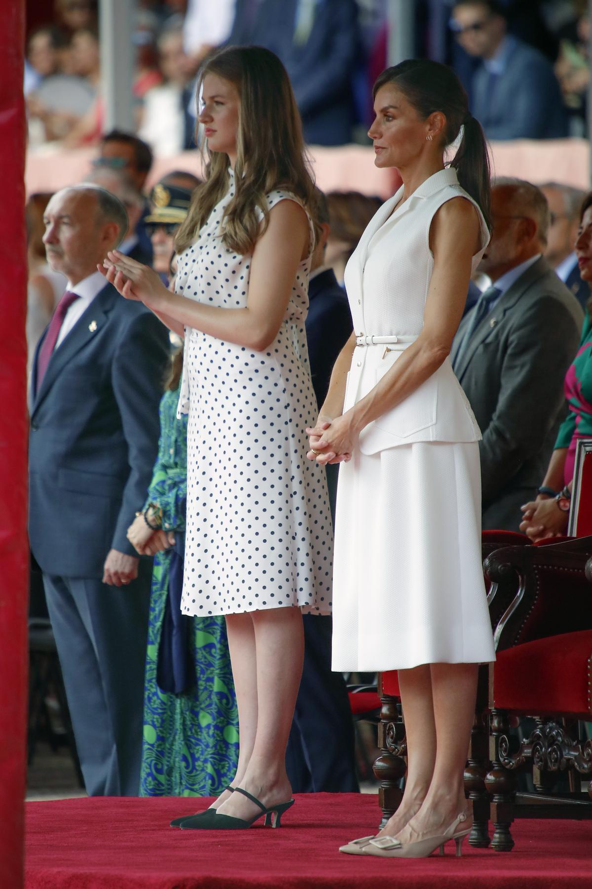 Leonor Visita Por Primera Vez La Academia De Zaragoza Junto A Felipe VI