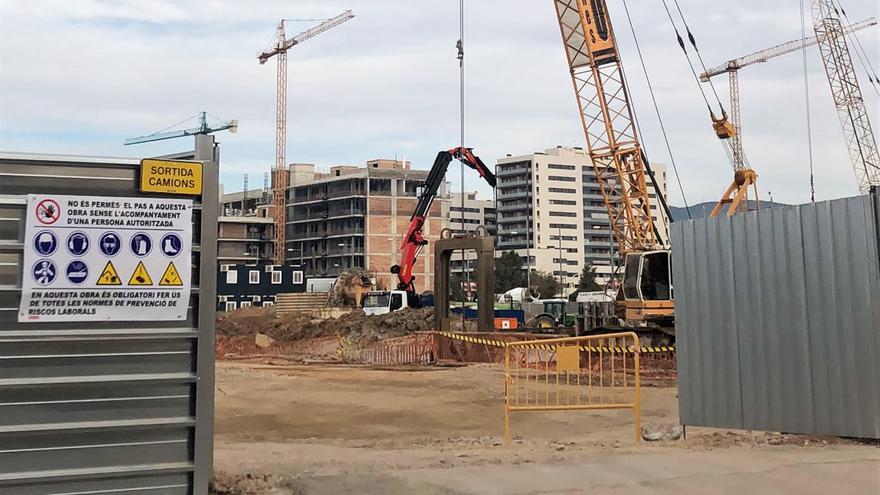 Comença el procés per descontaminar el solar on es construirà lEscola