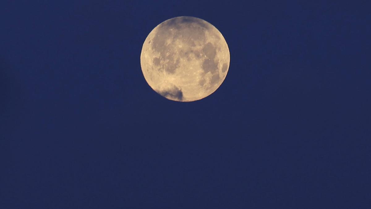 Luna Llena De Semana Santa