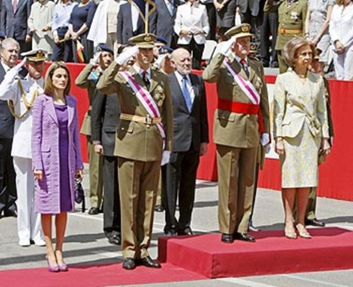 Los Reyes Presiden El Desfile De Las Fuerzas Armadas En Zaragoza