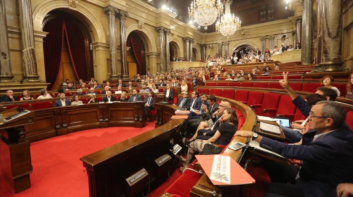 El Parlament Reta Al Tc Con La Desconexi N