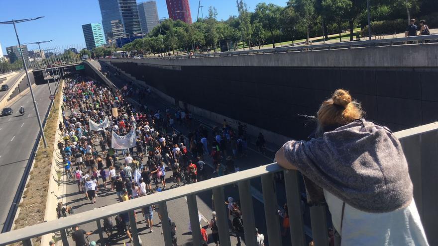 Así les hemos contado la manifestación contra la ampliación del