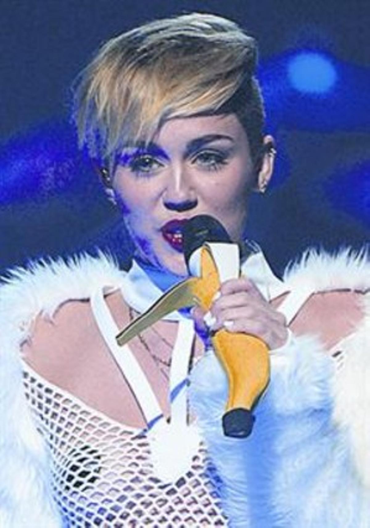 Miley Cyrus Se Masturba En Su Nuevo V Deo