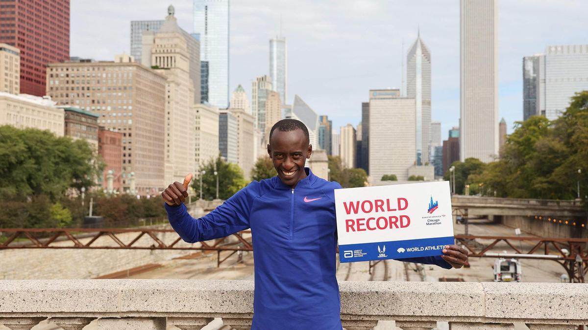 Kiptum Pulveriza El R Cord Del Mundo De Marat N De Kipchoge En Chicago