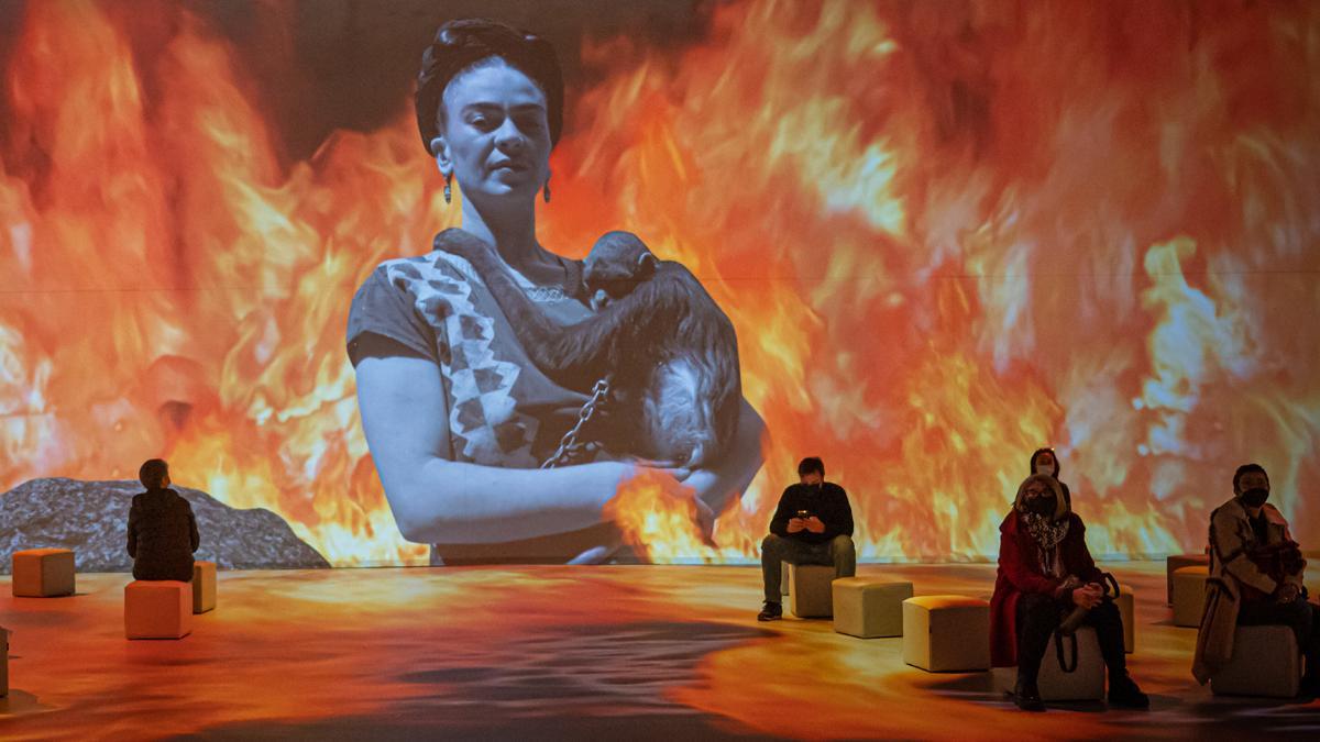 Exposición inmersiva sobre Frida Kahlo en IDEAL Barcelona