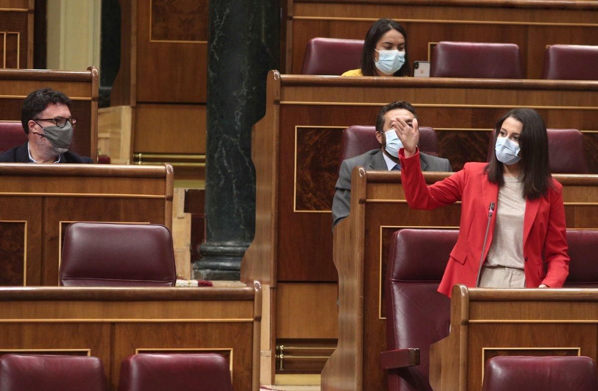 La presidenta de Ciudadanos, Inés Arrimadas, durante la sesión de control al Gobierno en el Congreso de este 9 de septiembre. La presidenta de Ciudadanos, Inés Arrimadas, durante la sesión de control al Gobierno en el Congreso de este 9 de septiembre.