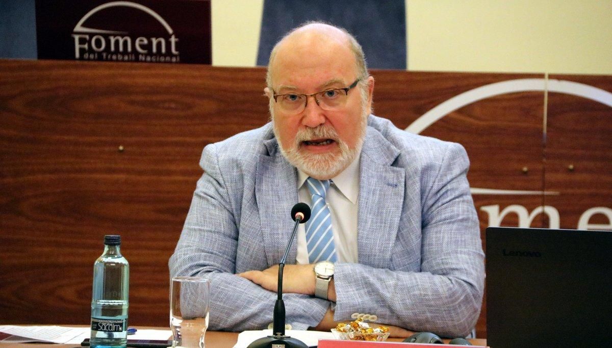 El secretario general de Foment del Treball, Salvador Guillermo, durante una rueda de prensa. El secretario general de Foment del Treball, Salvador Guillermo, durante una rueda de prensa.
