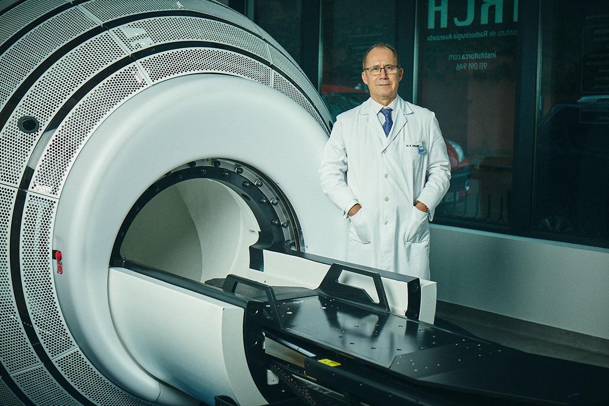 “Nuestra tecnología de radiocirugía, pionera en España, cambia la vida de los pacientes”
