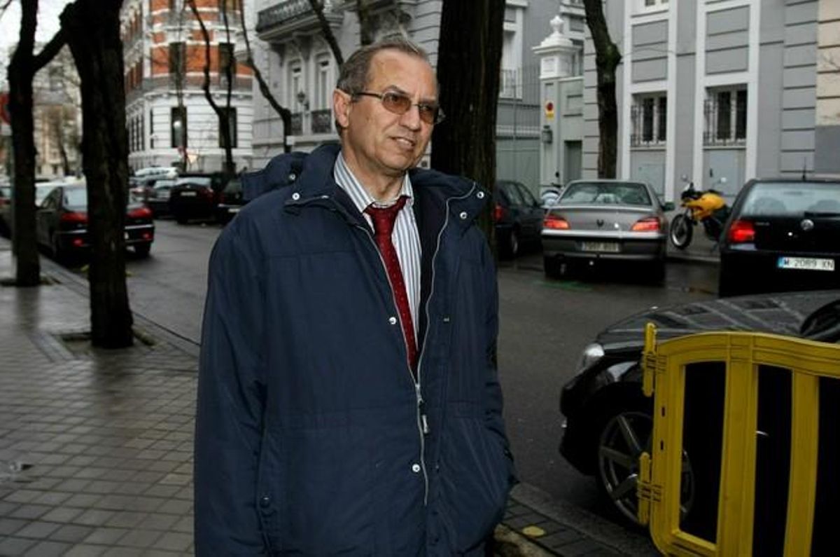 Martín Rodríguez Sol entra en la Fiscalía General del Estado para presentar la dimisión, el pasado marzo. DAVID CASTRO Martín Rodríguez Sol entra en la Fiscalía General del Estado para presentar la dimisión, el pasado marzo. DAVID CASTRO