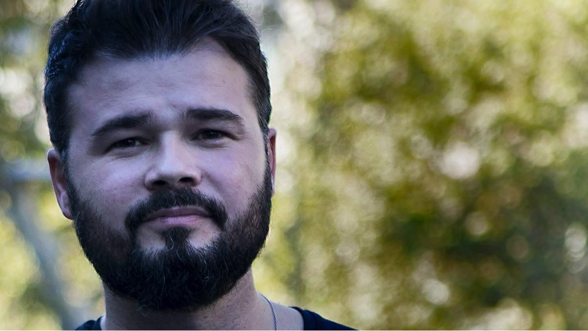 Rufián assegura que no se n'hauria anat a l'estranger per evitar ser detingut Rufián assegura que no se n'hauria anat a l'estranger per evitar ser detingut