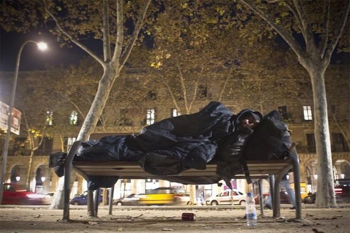 La pobreza en Barcelona, una de las fotografías del especial multimedia de EL PERIÓDICO La pobreza en Barcelona, una de las fotografías del especial multimedia de EL PERIÓDICO