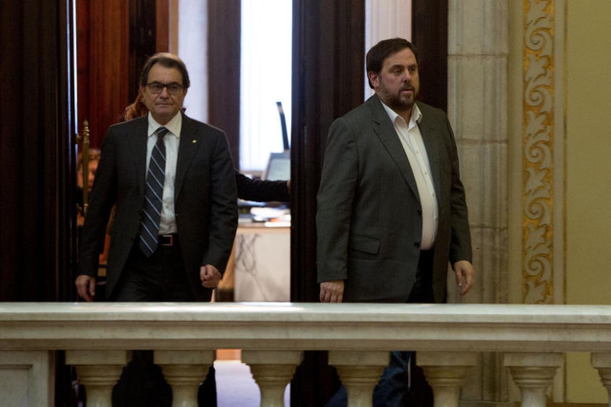 Artur Mas y Oriol Junqueras salen del despacho del ’president’ en el Parlament, el pasado diciembre.