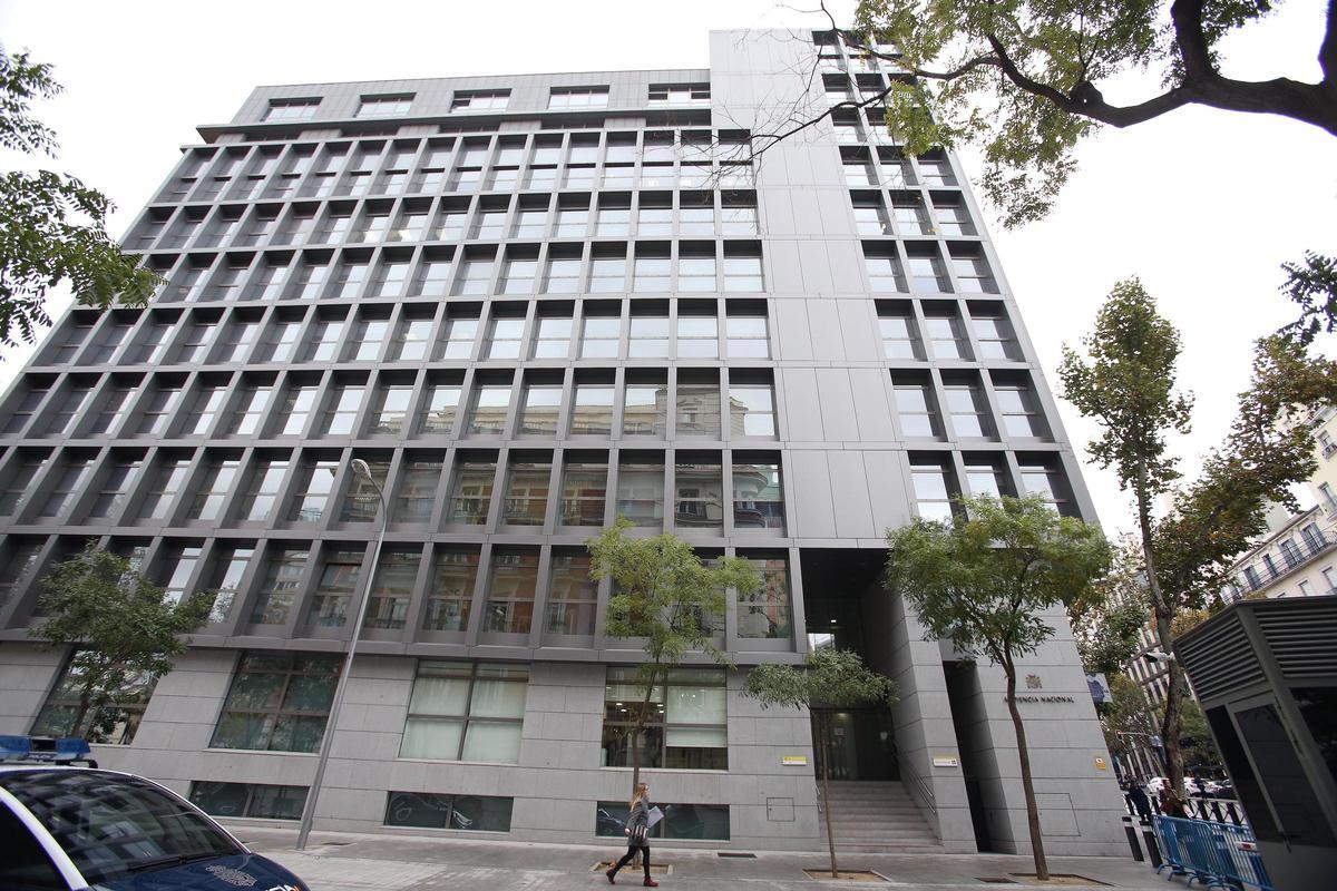 Fachada de la Audiencia Nacional. Fachada de la Audiencia Nacional.