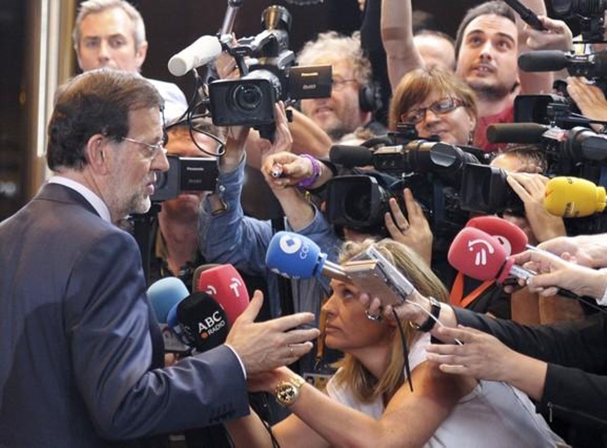 Rajoy comparece ante la prensa tras la reunión en Bruselas. Rajoy comparece ante la prensa tras la reunión en Bruselas.