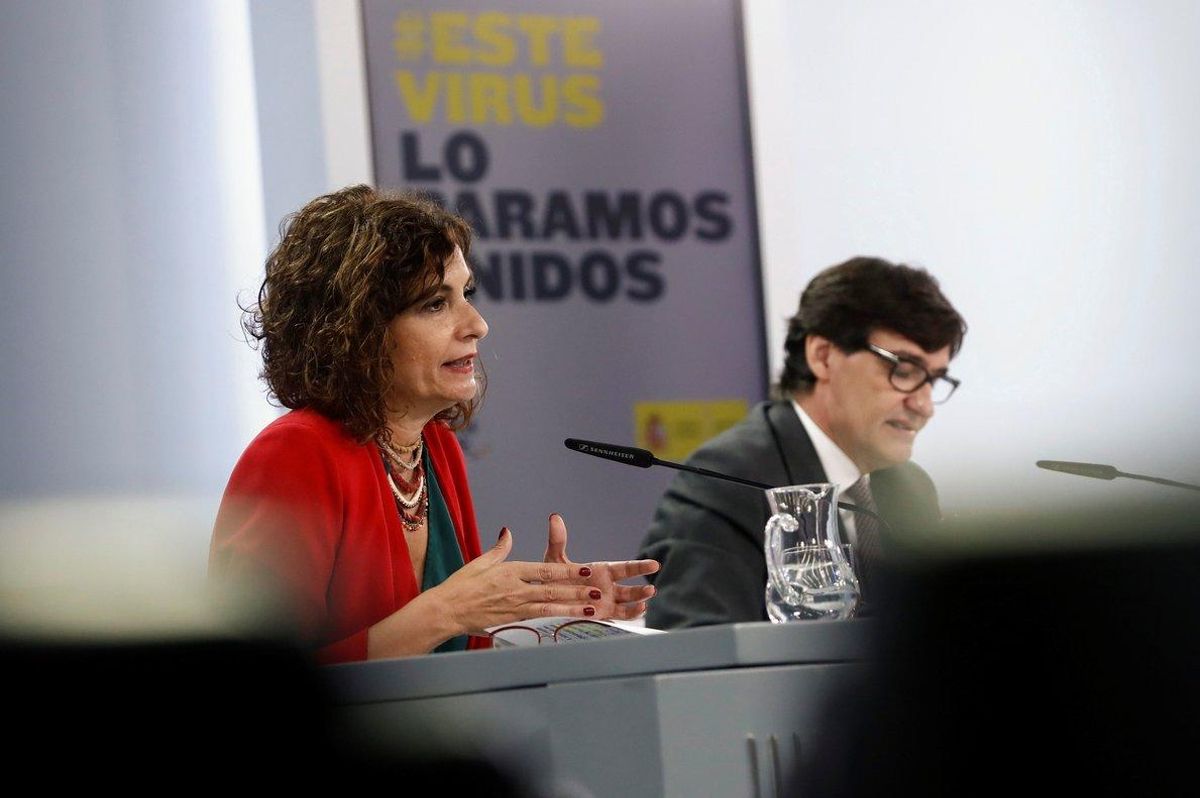 MADRID, 20/10/2020.- La ministra de Hacienda y Portavoz del Gobierno, María Jesús Montero y el ministro de Sanidad, Salvador Illa, durante la rueda de prensa posterior a la reunión semanal del Consejo de ministros, este martes en Moncloa. EFE/ Mariscal MADRID, 20/10/2020.- La ministra de Hacienda y Portavoz del Gobierno, María Jesús Montero y el ministro de Sanidad, Salvador Illa, durante la rueda de prensa posterior a la reunión semanal del Consejo de ministros, este martes en Moncloa. EFE/ Mariscal