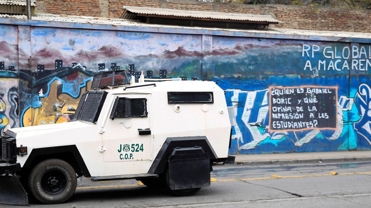 Chile se blinda con 35.000 agentes de Policía en el tercer aniversario del estallido social. Chile se blinda con 35.000 agentes de Policía en el tercer aniversario del estallido social.