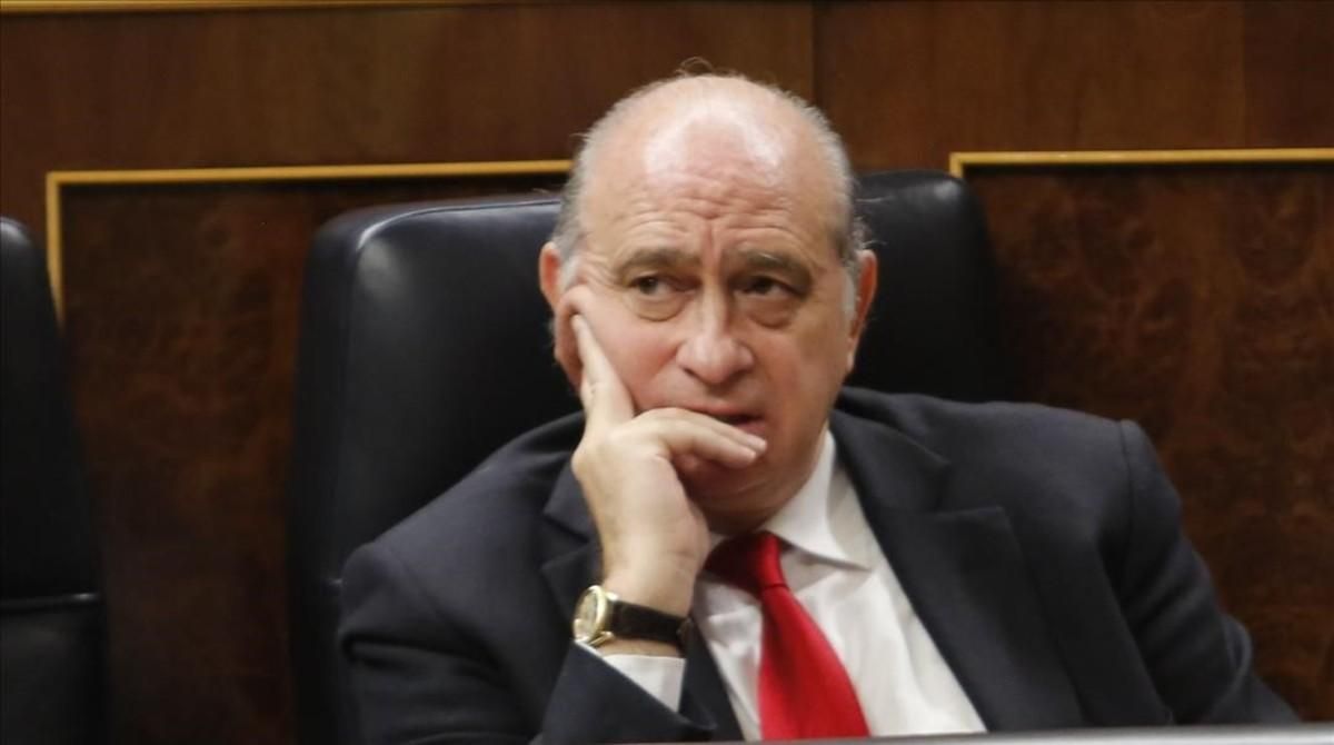El exministro del Interior Jorge Fernández Díaz, en una imagen de diciembre del 2014, en el Congreso. El exministro del Interior Jorge Fernández Díaz, en una imagen de diciembre del 2014, en el Congreso.