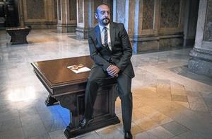 Jordi Cañas, en los pasillos del Parlament, cuando era diputado.