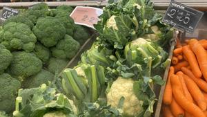 Verduras en un supermercado. 