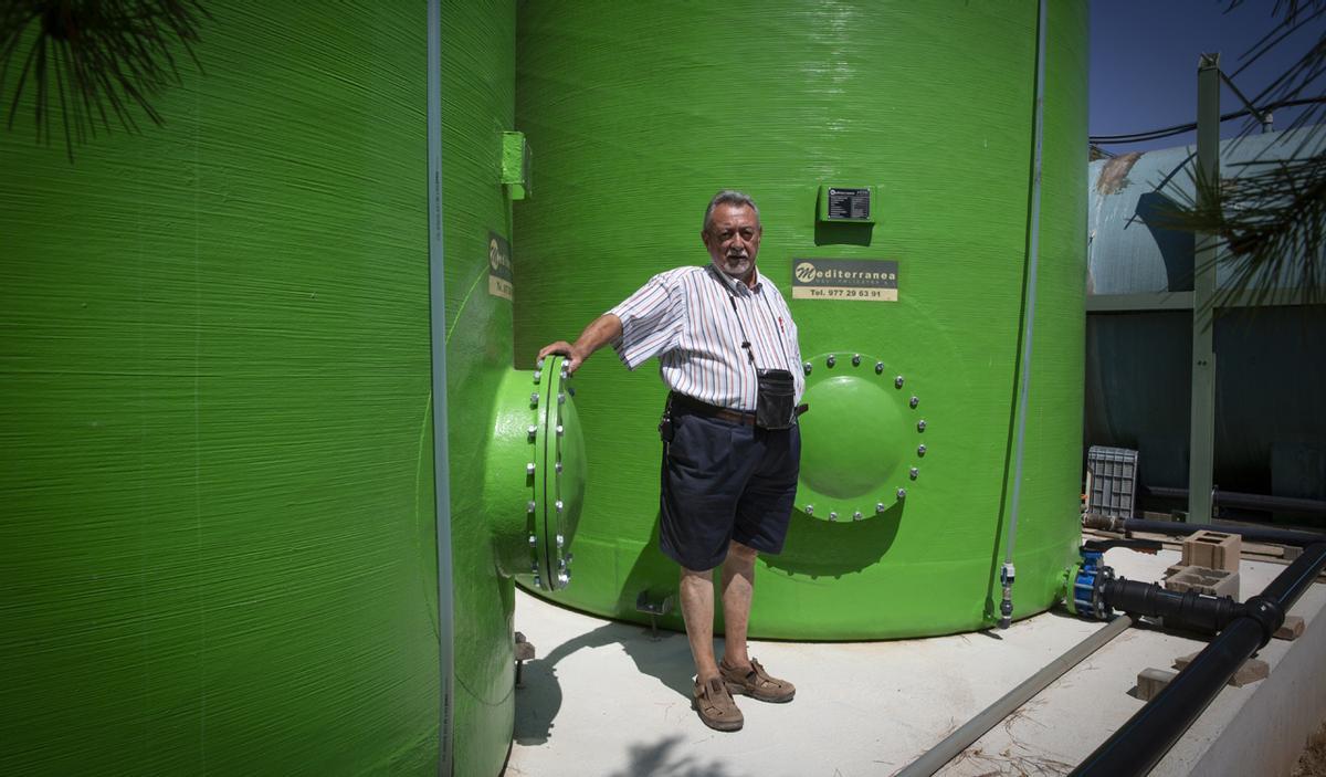  Josep Maria García dueño del pozo de Vilavert donde cargan las cubas de agua