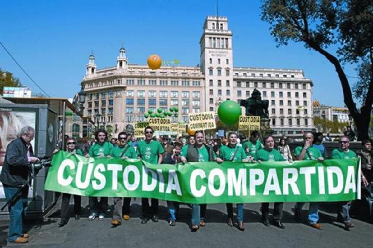 Manifestación en favor de la custodia compartida en Barcelona, en abril del 2008.