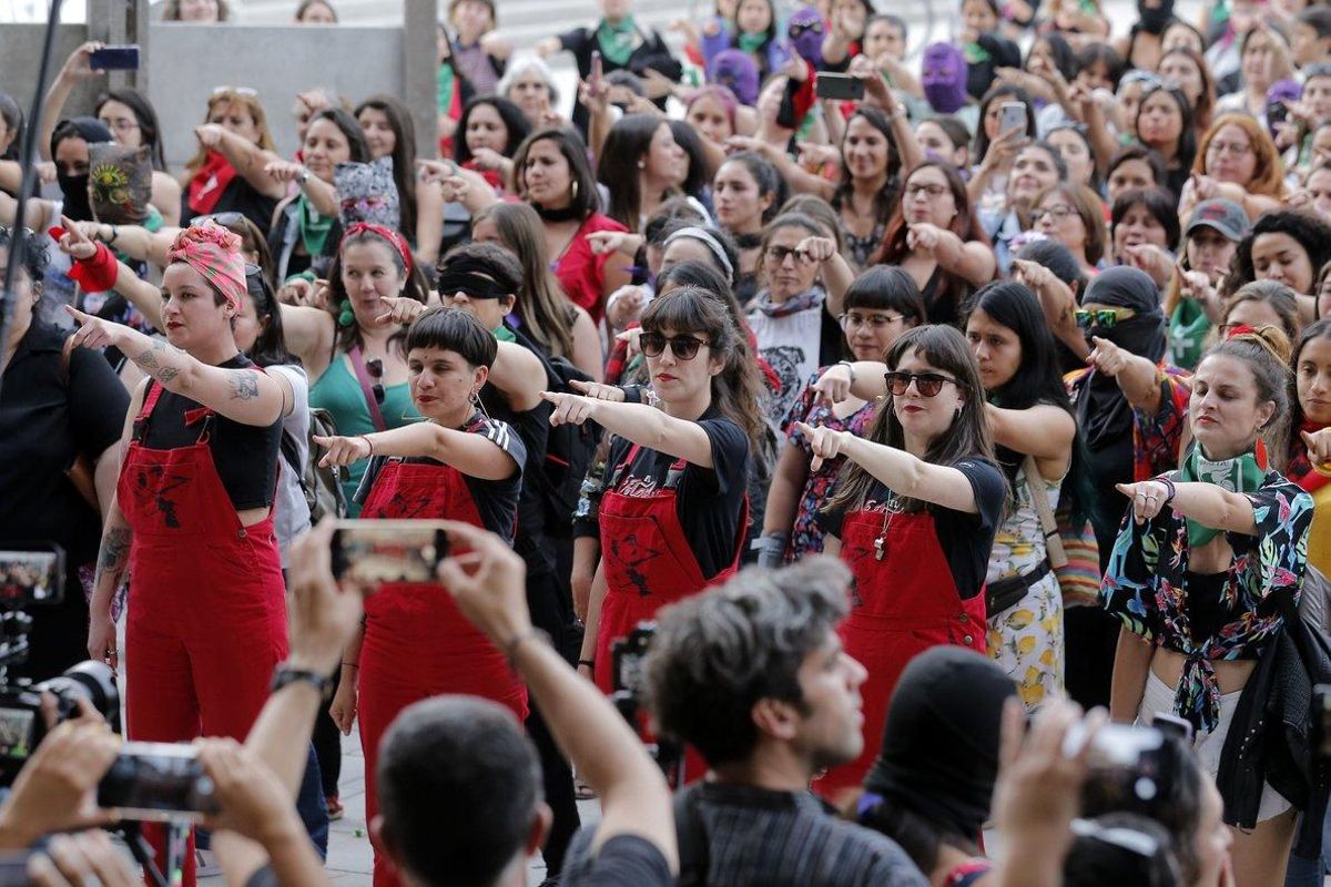 El 19 de diciembre se conmemora el Día Nacional contra el feminicidio en Chile. El 19 de diciembre se conmemora el Día Nacional contra el feminicidio en Chile.