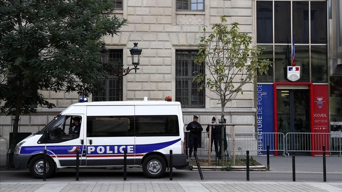 Imagen de la comisaría donde un hombre ha matado a cuatro policías en París.