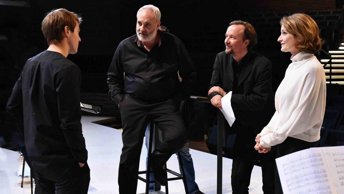 Paavo Westerberg (derecha), con sus tres actores principales. Paavo Westerberg (derecha), con sus tres actores principales.