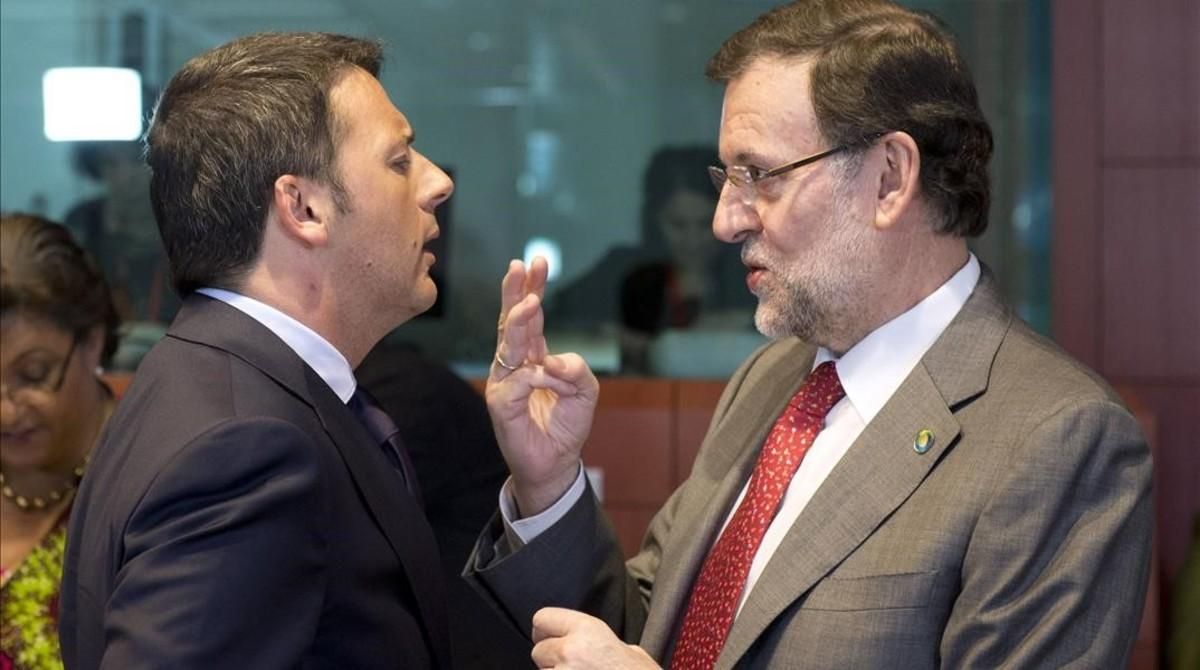 Renzi (izquierda) y Rajoy, antes del inicio de la cuarta cumbre UE-África, el 2 de abril del 2014, en Bruselas. Renzi (izquierda) y Rajoy, antes del inicio de la cuarta cumbre UE-África, el 2 de abril del 2014, en Bruselas.