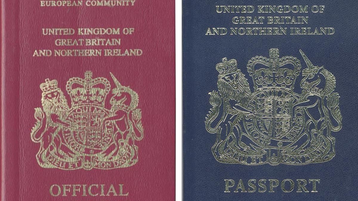 Combo de imágenes del actual pasaporte (izquierda) y del futuro documento del Reino Unido. Combo de imágenes del actual pasaporte (izquierda) y del futuro documento del Reino Unido.