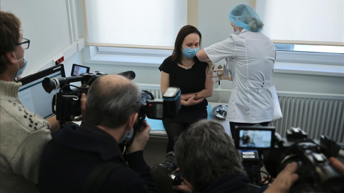 Rusia empieza a vacunar de coronavirus