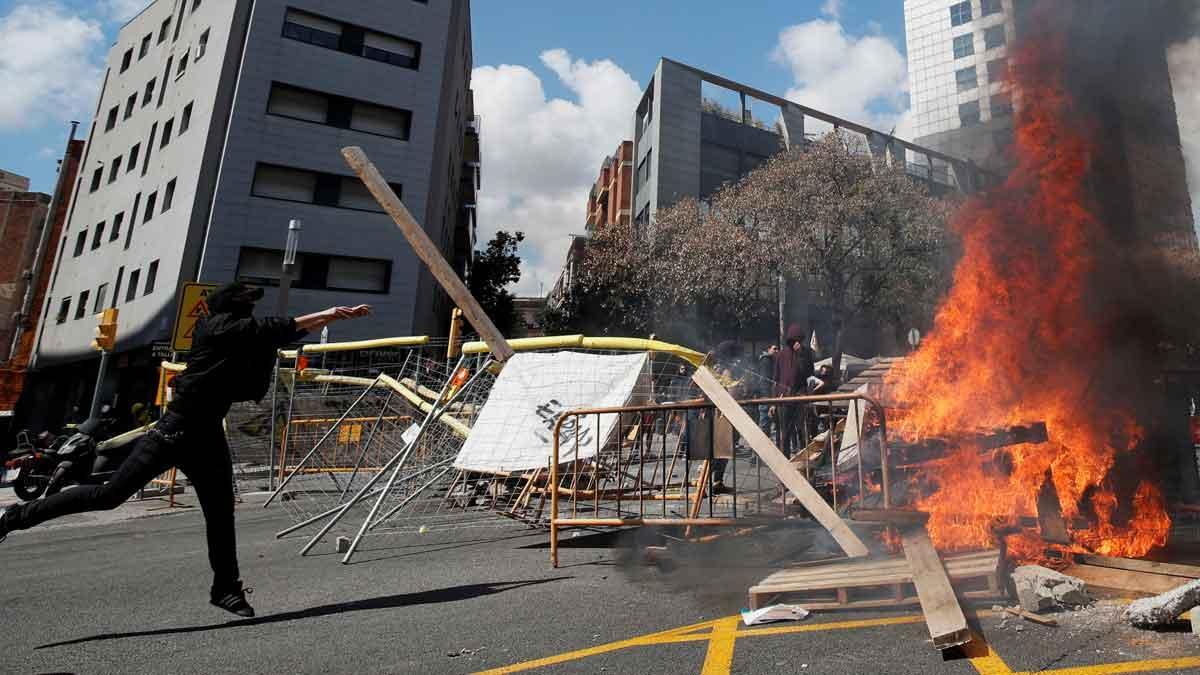 Incidentes en la manifestación en contra de la concentración de VOX en Barcelona.