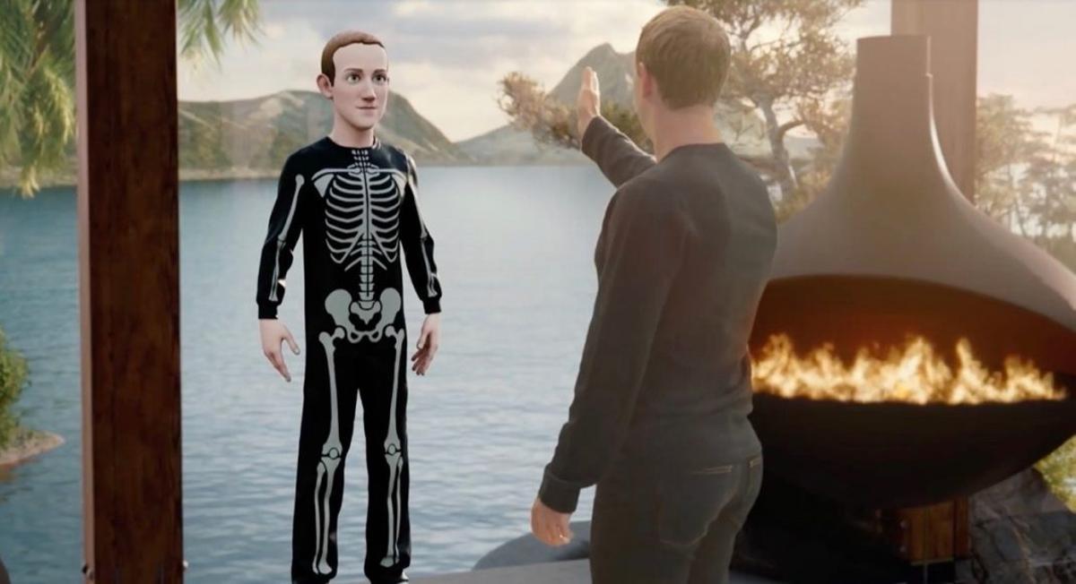 El fundador de Facebook, Mark Zuckerberg, ante su avatar en un entorno de realidad virtual