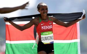 Jemima Sumgong, ganadora del maratón de Río 2016, encabeza la lista entre los 57 sancionados de Kenia.