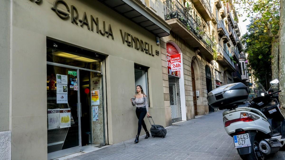 La Granja Vendrell de la calle de Girona, local histórico que tuvo problemas para su traspaso por la suspensión de licencias que ha afectado a la vía. 