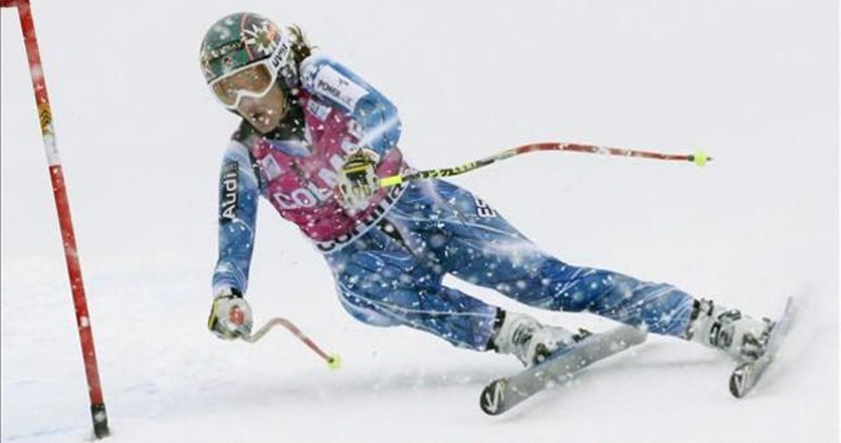 Carolina Ruiz pasa una puerta en Cortina d’Ampezzo. Carolina Ruiz pasa una puerta en Cortina d’Ampezzo.