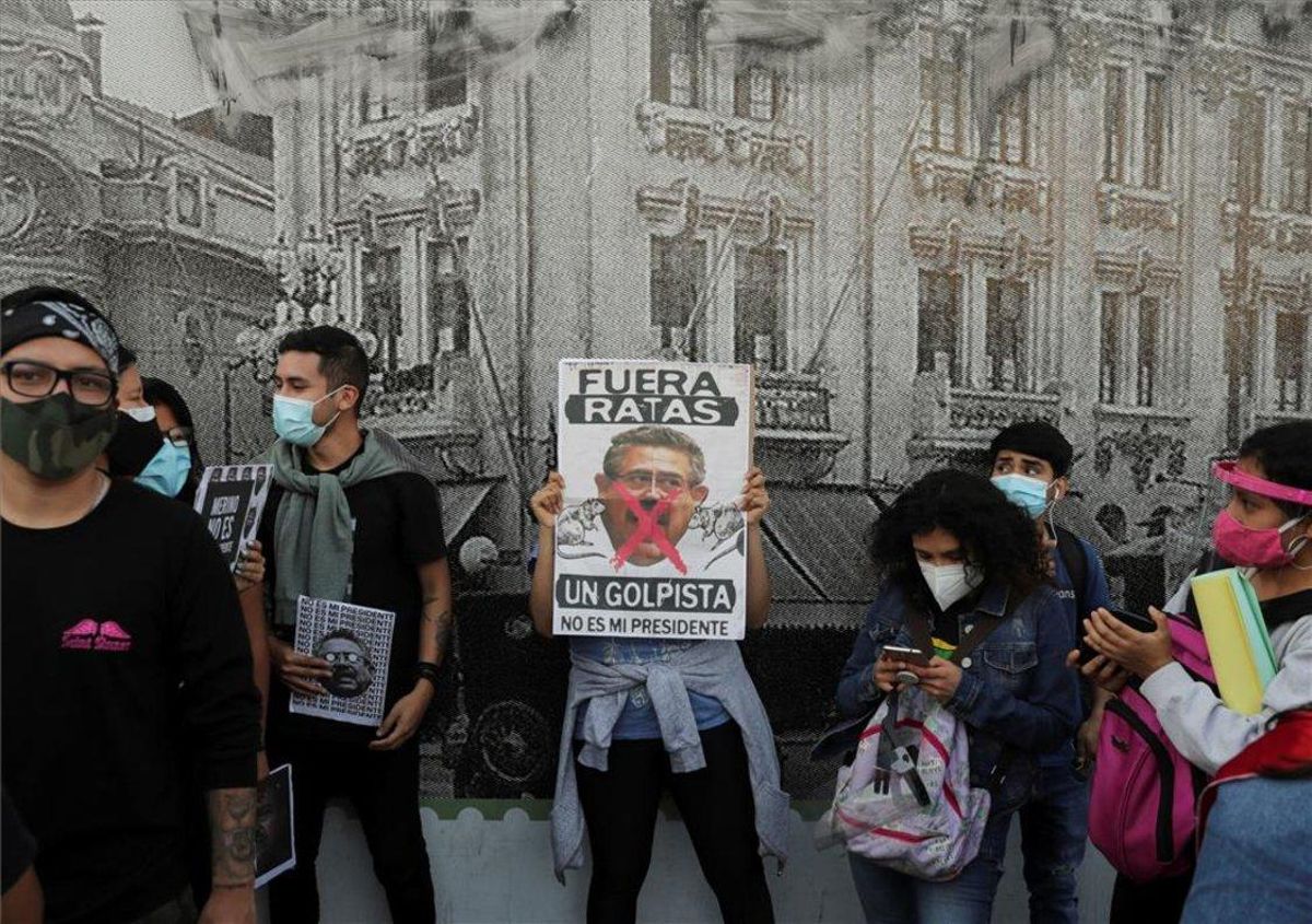 Creixen les protestes al Perú contra el president provisional Manuel Merino Creixen les protestes al Perú contra el president provisional Manuel Merino