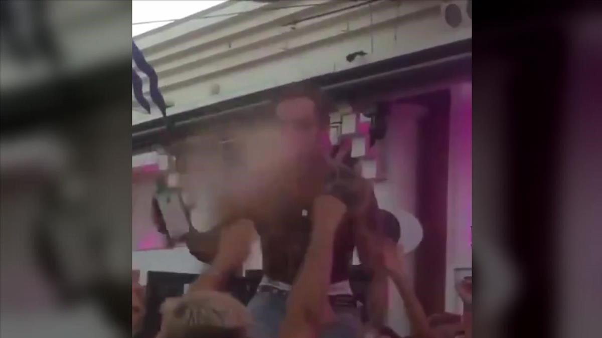Indignació per un concert sense mascaretes i en què es va escopir alcohol sobre el públic a Torremolinos