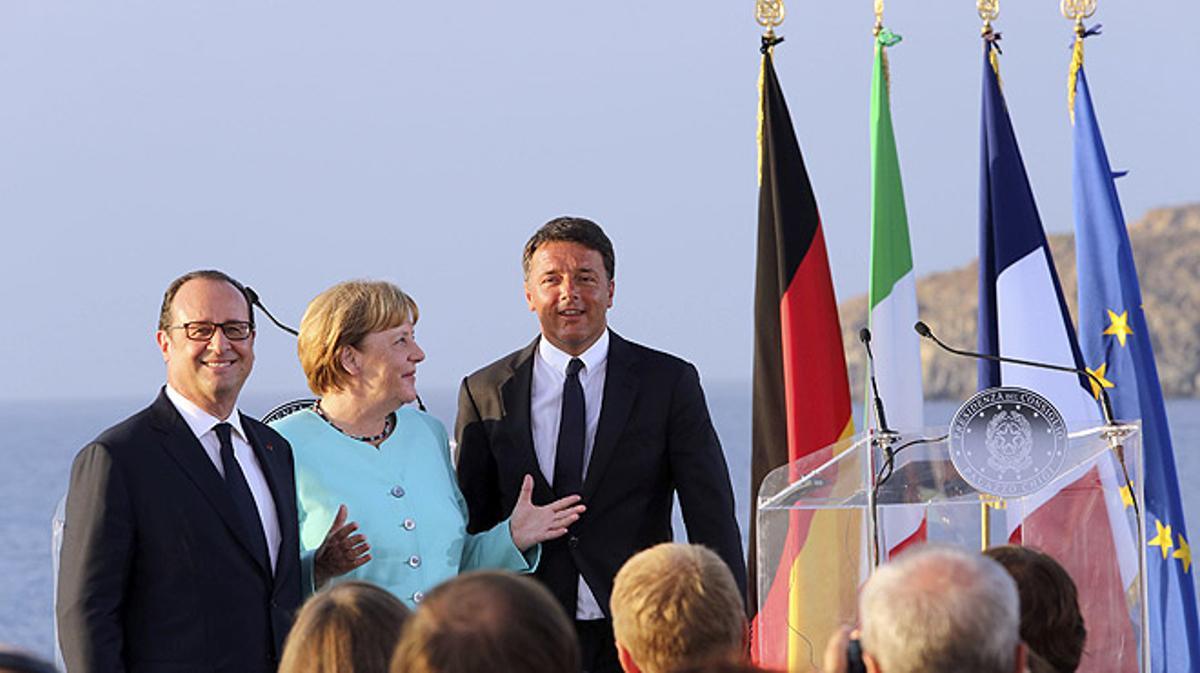 Merkel, Hollande y Renzi se reúnen en un portaviones para tratar el futuro de la Unión Europea.