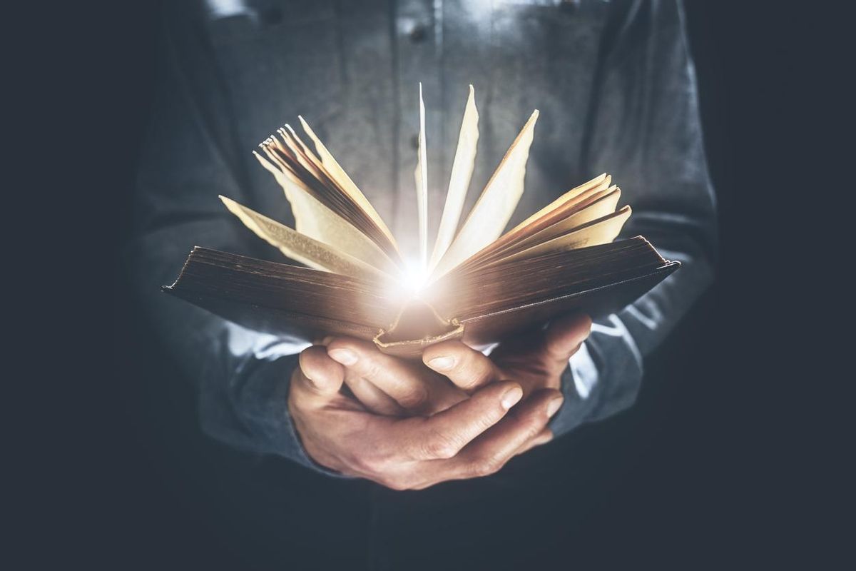 Un libro abierto. Un libro abierto.