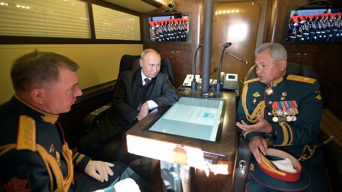 ¿Qué harías tú en un ataque preventivo de la URSS?, por Julio Llamazares