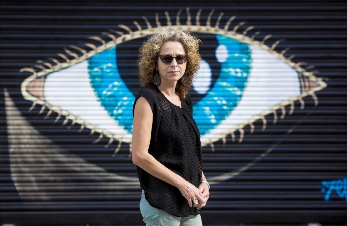 Ester Quintana posa en los alrededores de la Rambla Prim de Barcelona, en septiembre del 2015. Ester Quintana posa en los alrededores de la Rambla Prim de Barcelona, en septiembre del 2015.