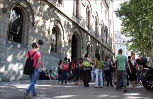 Exterior del edificio del Rectorado de la Universitat de Barcelona (UB).