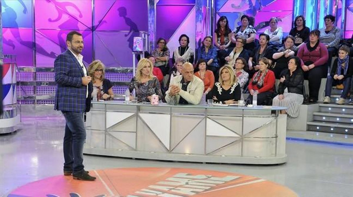 Jorge Javier Vázquez, con algunos colaboradores habituales de ’Sálvame’ (Tele 5). Jorge Javier Vázquez, con algunos colaboradores habituales de ’Sálvame’ (Tele 5).