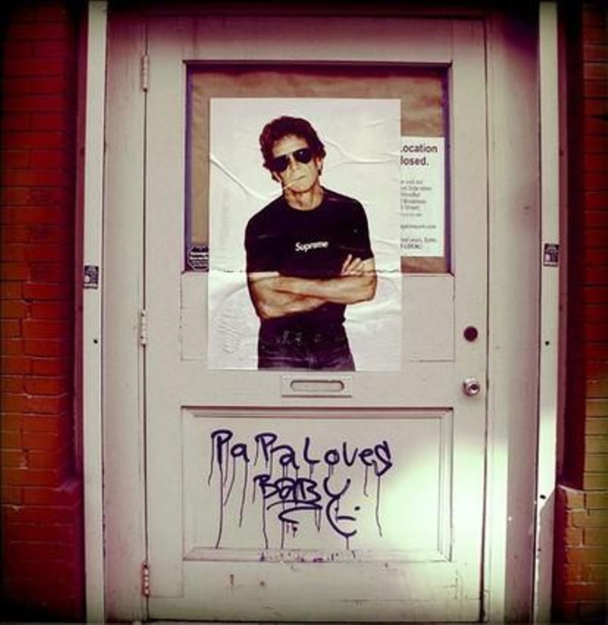 Fotografía que Lou Reed colgó en su último mensaje en sus cuentas de Twitter y Facebook con el título ’La puerta’. Fotografía que Lou Reed colgó en su último mensaje en sus cuentas de Twitter y Facebook con el título ’La puerta’.