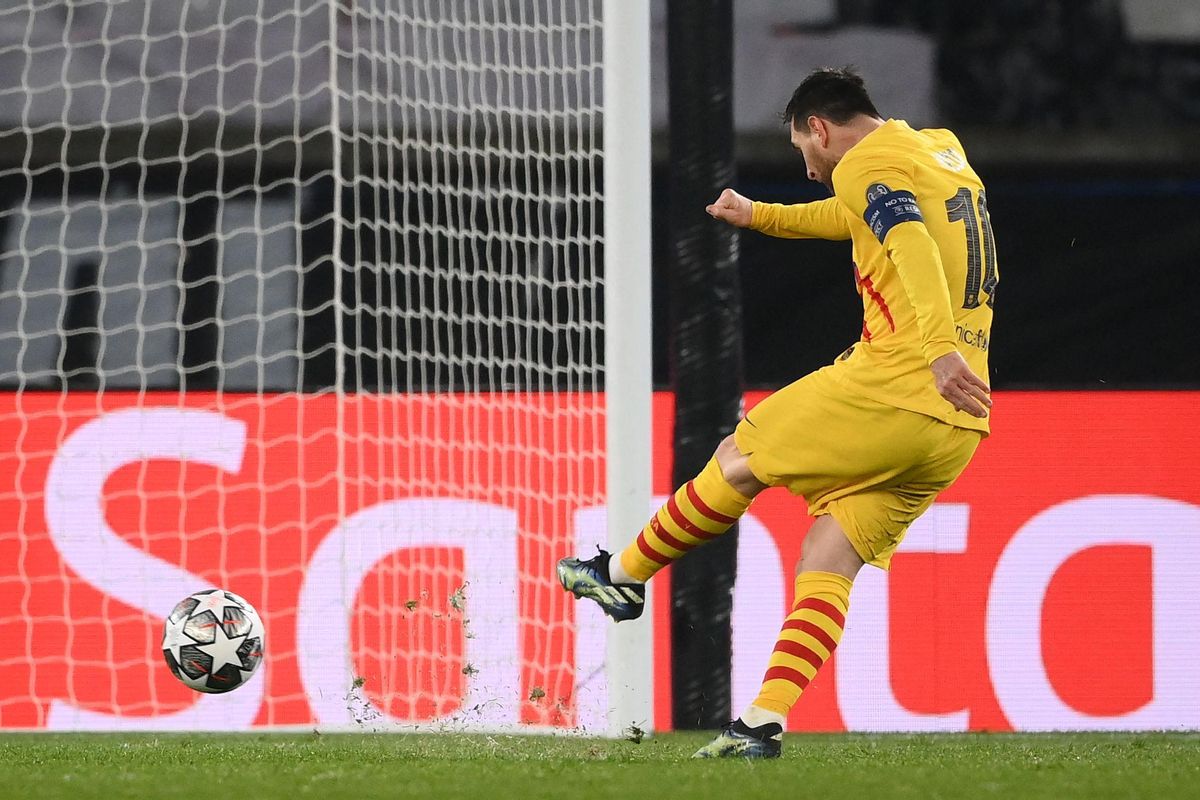 Messi en el lanzamiento del penalti fallado. Messi en el lanzamiento del penalti fallado.